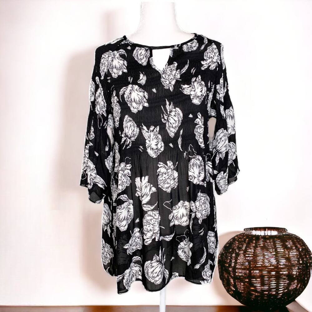 Roaman's Plisse Floral Print Bell Sleeve Tunic Black and White Size 12W NWOT